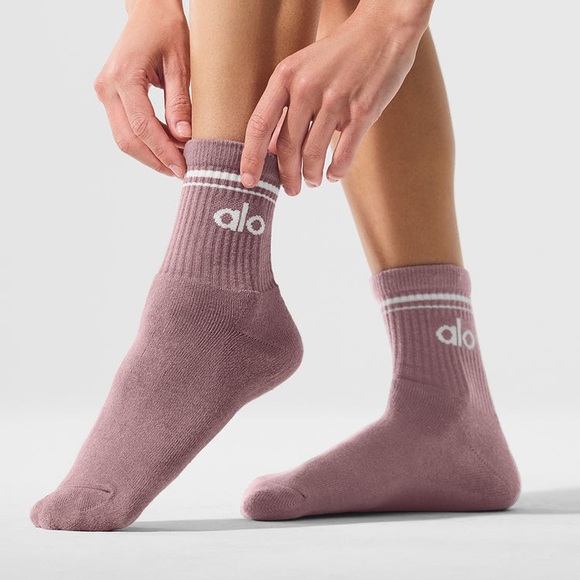 100% AUTHENTIC ALO UNISEX HALF CREW SOCKS - Picture 1 of 3